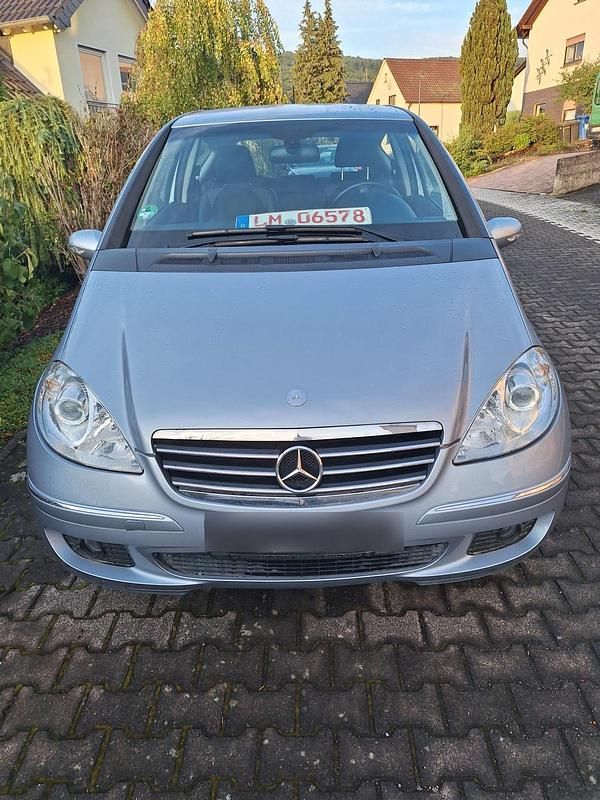 Blau Gebraucht 2007 Mercedes A150 Avantgarde Kleinwagen | 3.099 € (Fairer Preis) - Bild 1/4
