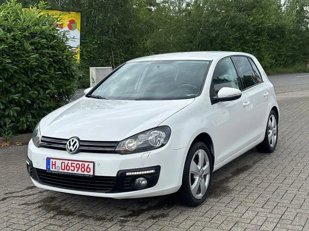Gebraucht VW Golf VI 80 PS (58 kW) 2010 Weiß Kleinwagen