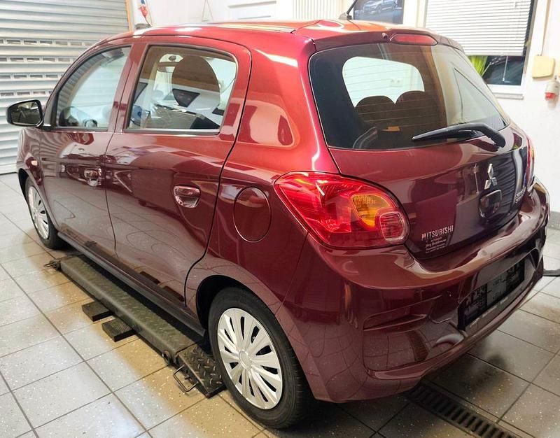 Gebraucht Mitsubishi Space Star Diamant Edition 71 PS (52 kW) 2017 Rot Limousine