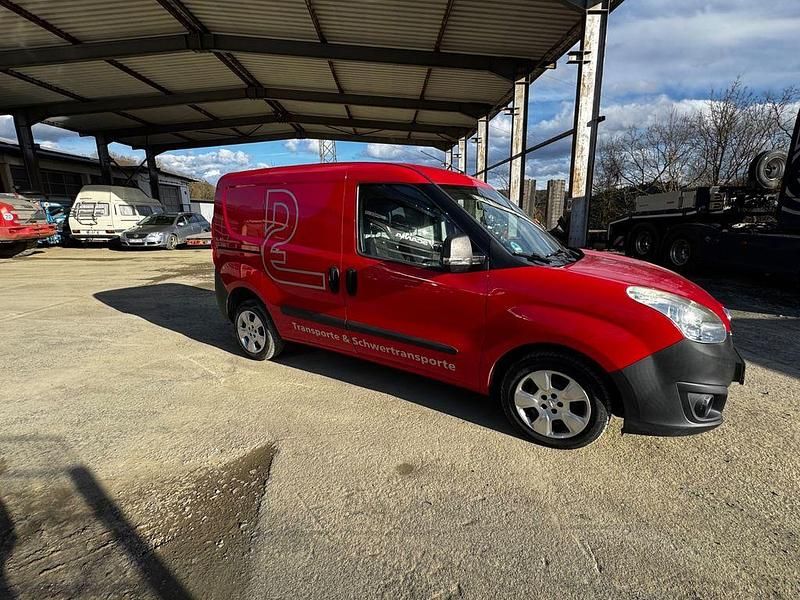Gebraucht Opel Combo Selection 90 PS (66 kW) 2013 Rot Van / Kleinbus
