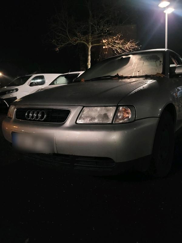 Silber Gebraucht 2001 Audi A3 Limousine | 1.300 € (Guter Preis) - Bild 1/4