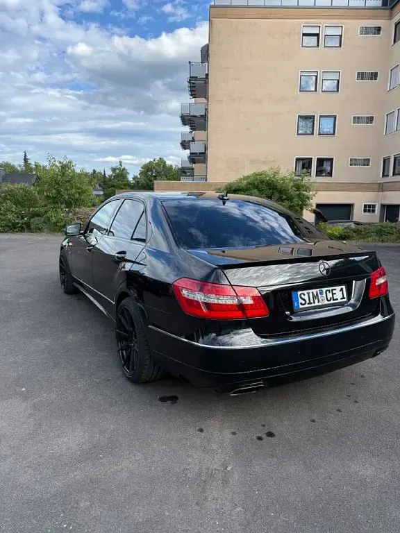Gebraucht Mercedes E300 Avantgarde 231 PS (169 kW) 2013 Schwarz Limousine