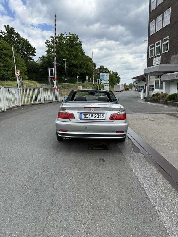 Silber Gebraucht 2001 BMW 325 Cabriolet Cabrio | 4.250 € (Superpreis) - Bild 1/4