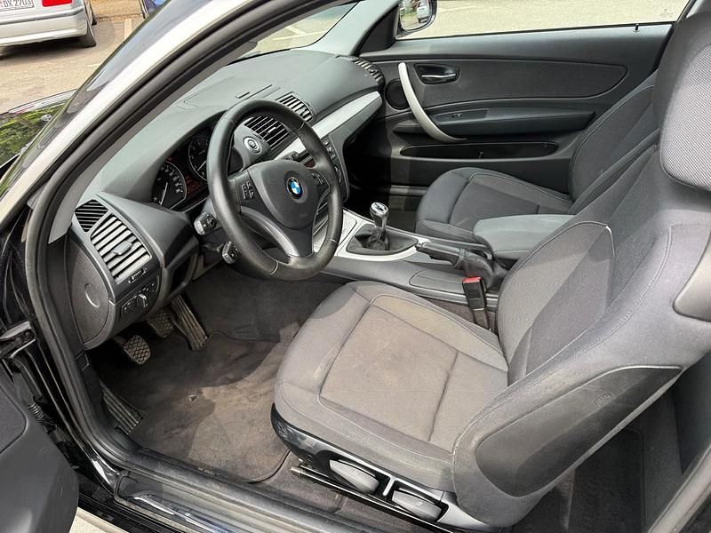 Schwarz Gebraucht 2011 BMW 120 Coupé Coupé | 6.000 € (Guter Preis) - Bild 1/4