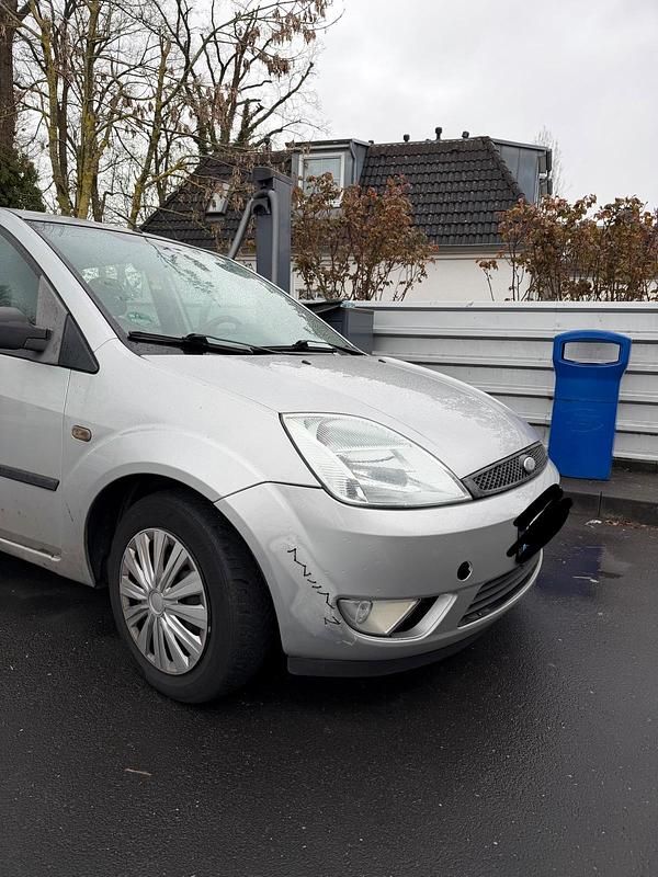 Gebraucht Ford Fiesta 2003 Silber Kleinwagen