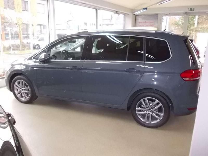 Delfingrau Neu 2025 VW Touran Comfortline Van / Kleinbus | 42.000 € - Bild 1/4