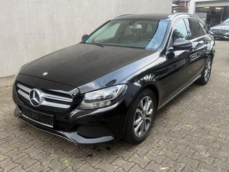 Schwarz Gebraucht 2016 Mercedes C180 Kombi | 14.900 € (Fairer Preis) - Bild 1/4