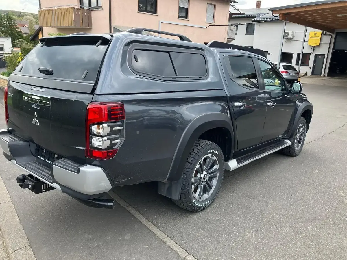 Gebraucht Mitsubishi L200 Select 150 PS (110 kW) 2022 Grau Pickup