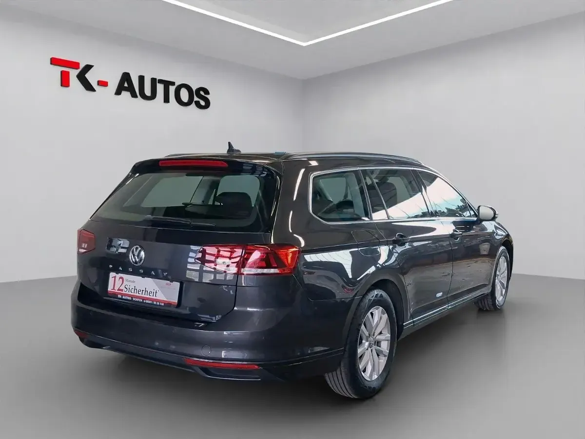 Gebraucht VW Passat Business 150 PS (110 kW) 2020 Mangangrau Kombi