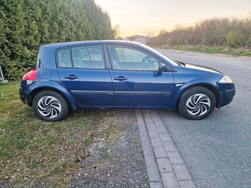 Gebraucht Renault Mégane II 90 PS (66 kW) 2003 Blau Kleinwagen