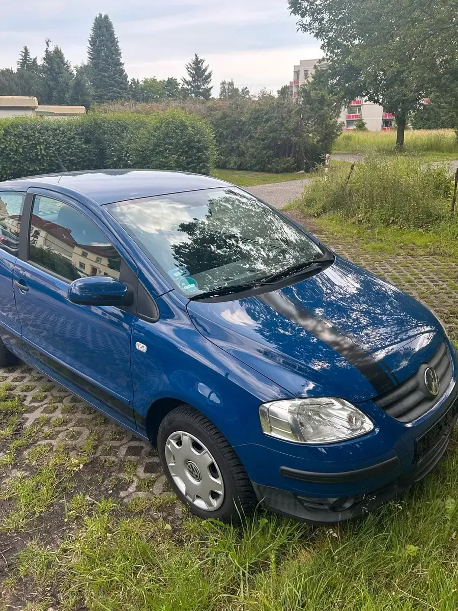 Gebraucht VW Fox 54 PS (39 kW) 2009 Blau Kleinwagen