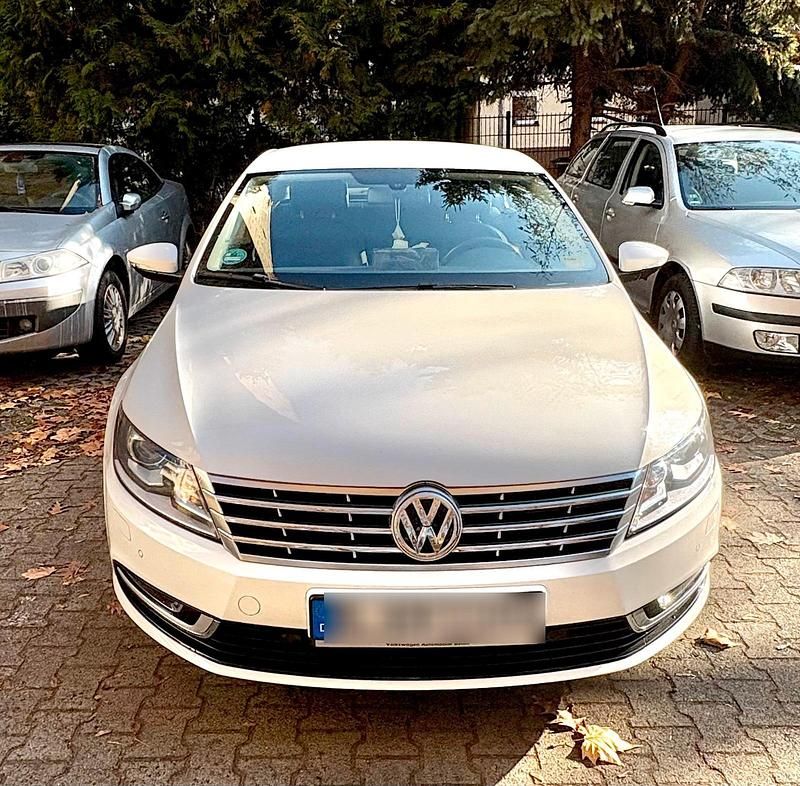 Weiß Gebraucht 2012 VW Passat Limousine | 8.500 € (Fairer Preis) - Bild 1/4