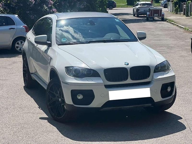 Alpinweiss iii Gebraucht 2011 BMW X6 Sport Line SUV | 23.799 € - Bild 1/4