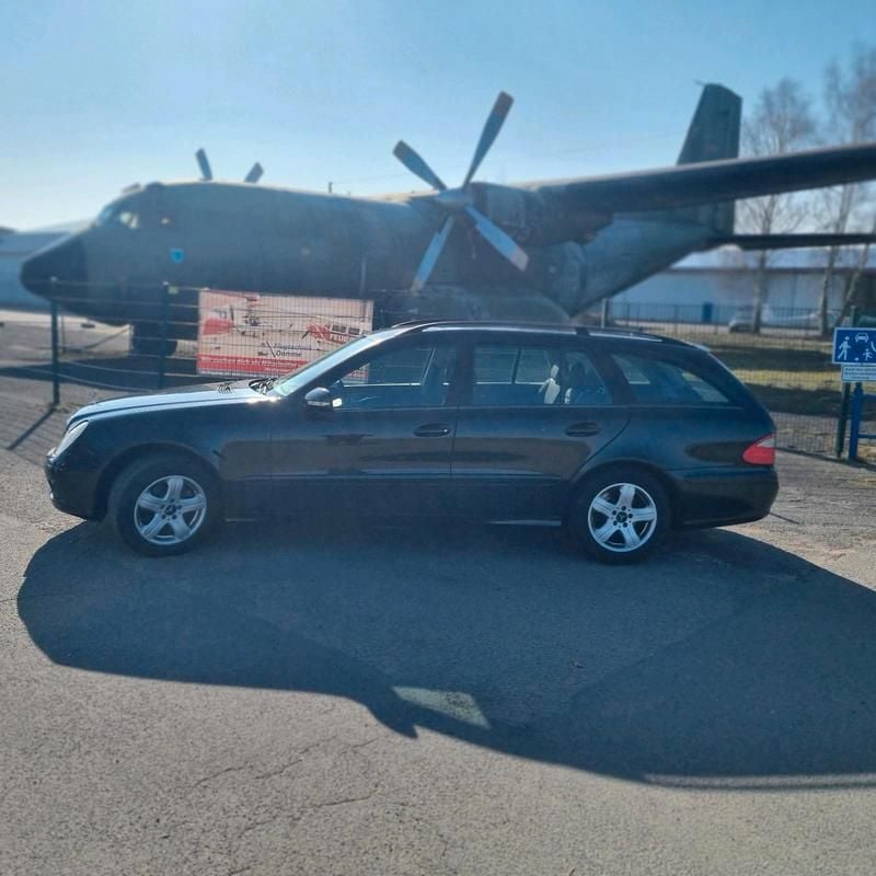 Gebraucht Mercedes E220 170 PS (125 kW) 2007 Schwarz Kombi