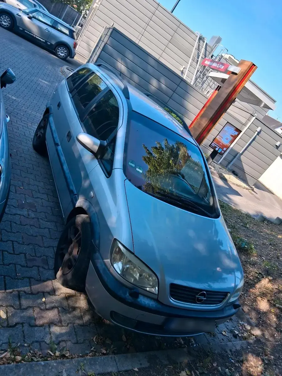 Gebraucht Opel Zafira 147 PS (108 kW) 2002 Silber Van / Kleinbus