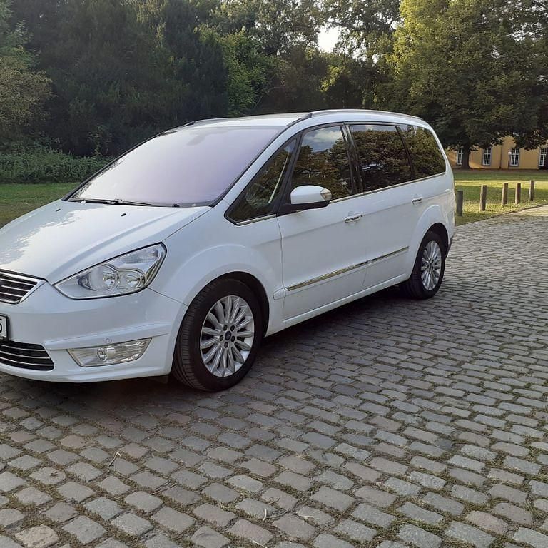 Weiß Gebraucht 2013 Ford Galaxy Titanium Van / Kleinbus | 11.350 € (Teuer) - Bild 1/4