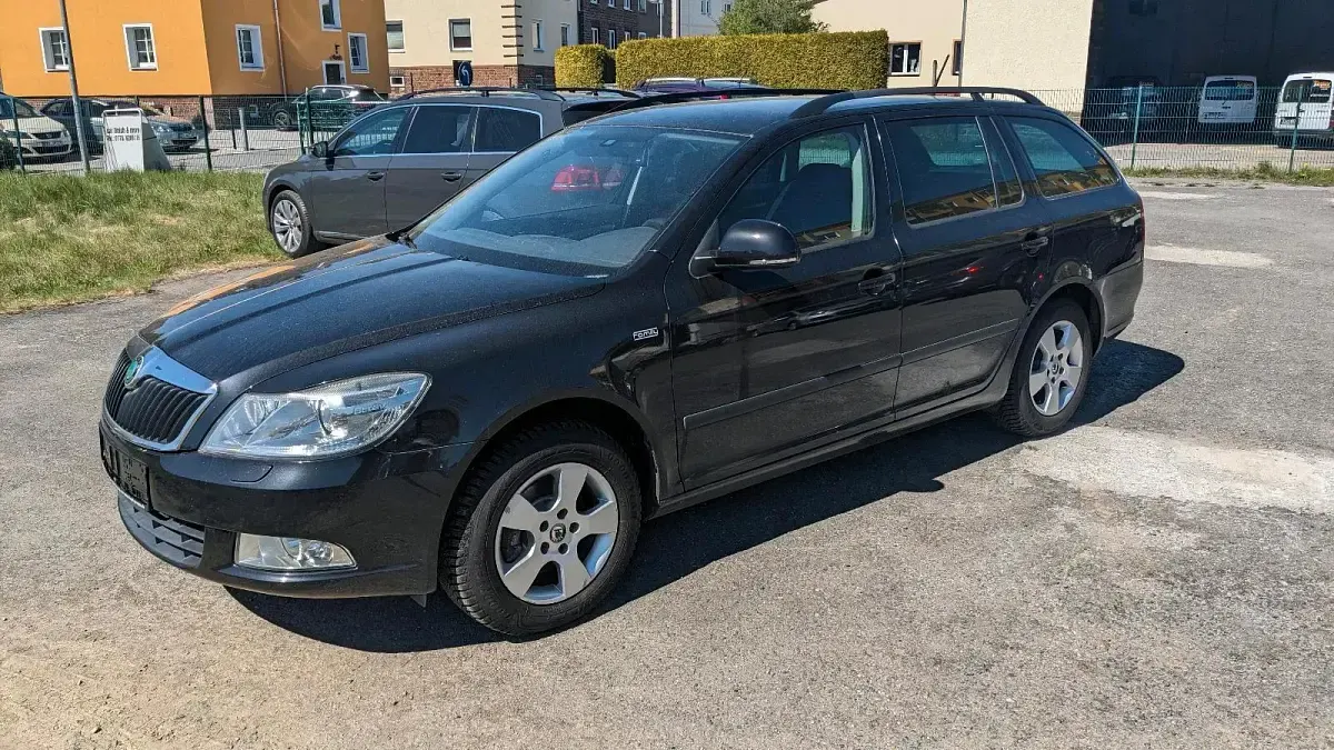 Gebraucht Skoda Octavia 105 PS (77 kW) 2012 Schwarz Kombi