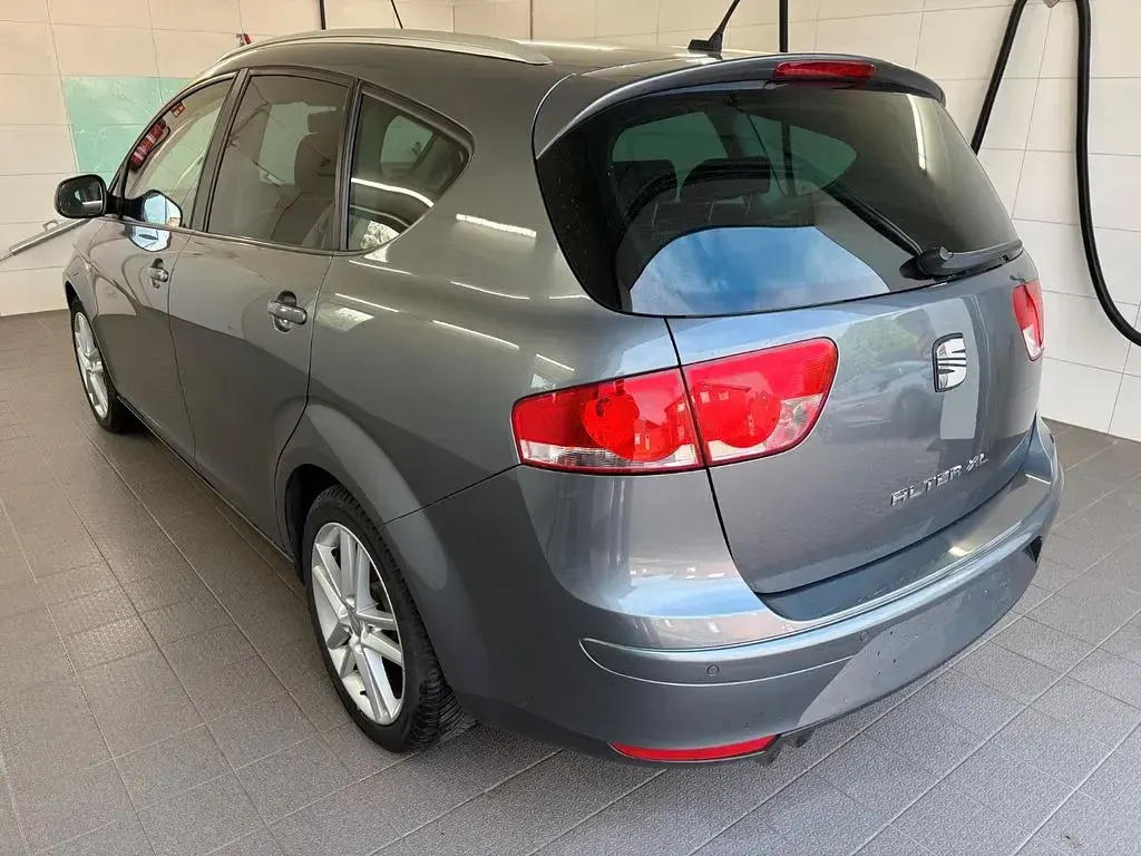 Używany Seat Altea Style 140 KM (102 kW) 2012 Szary Minivan