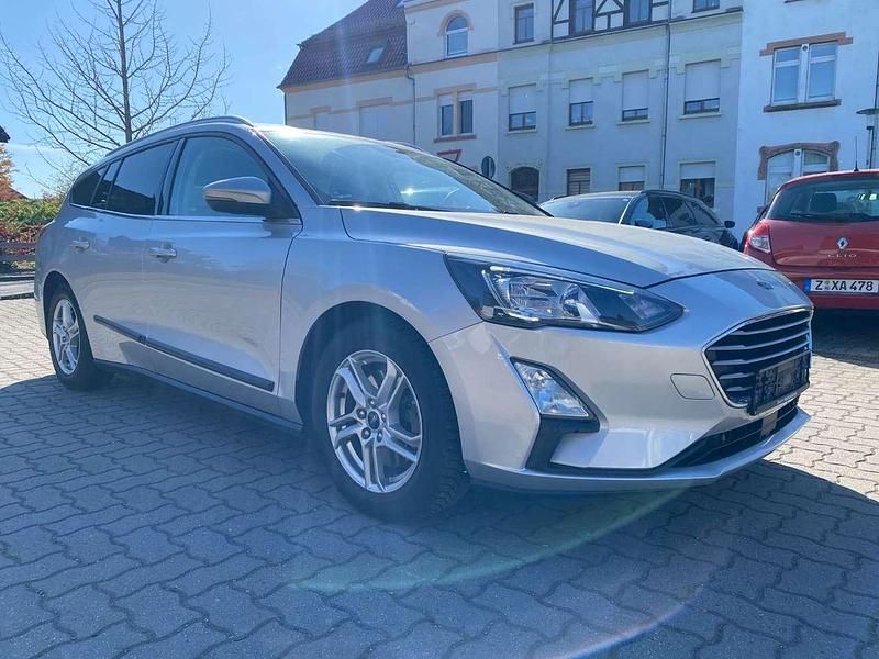 Gebraucht Ford Focus Cool & Connect 120 PS (88 kW) 2020 Silber Kombi