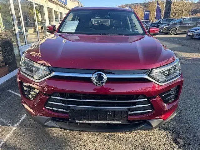 Gebraucht SsangYong Korando 163 PS (119 kW) 2020 Rot SUV