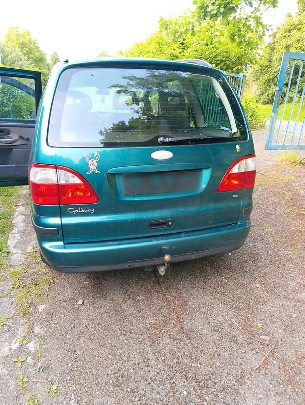 Grün Gebraucht 2001 Ford Galaxy Van / Kleinbus | 1.800 € (Guter Preis) - Bild 1/4