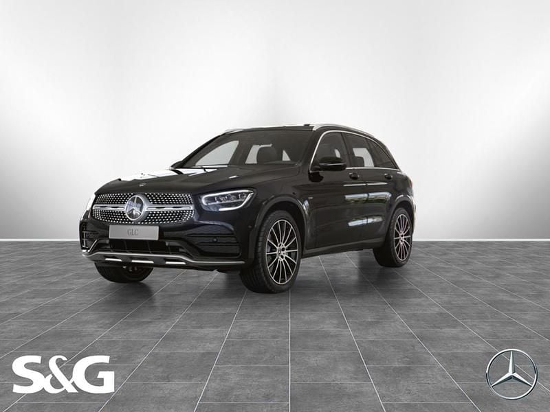 Metalliclack obsidianschwarz met Gebraucht 2021 Mercedes GLC300e AMG SUV | 37.790 € (Etwas zu teuer) - Bild 1/4