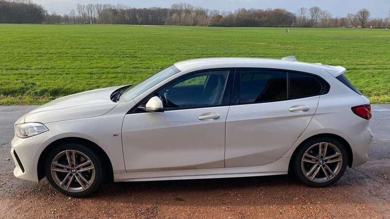 Weiß Gebraucht 2020 BMW 118 Sport Line Kleinwagen | 19.000 € (Fairer Preis) - Bild 1/4