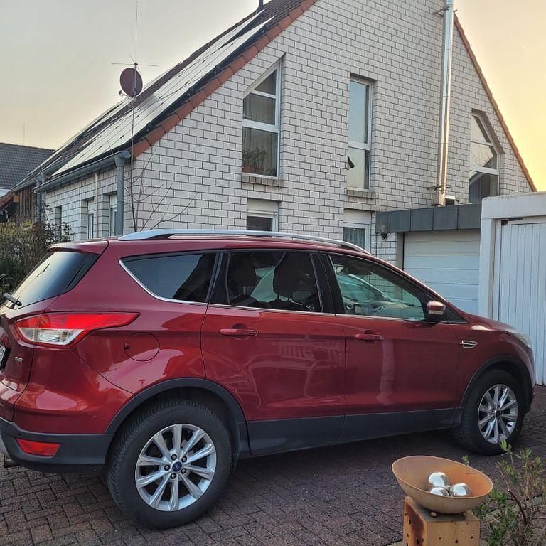 Gebraucht Ford Kuga SYNC Edition 150 PS (110 kW) 2016 Rot SUV