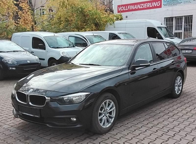 Schwarz Gebraucht 2016 BMW 320 Advantage Kombi | 9.950 € (Fairer Preis) - Bild 1/4