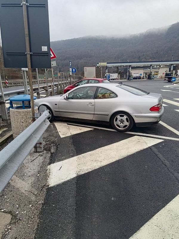 Gebraucht Mercedes CLK200 136 PS (100 kW) 1998 Silber Coupé