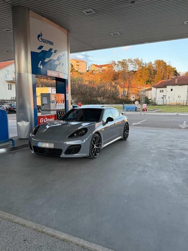 Gebraucht Porsche Panamera 500 PS (367 kW) 2010 Grau Kleinwagen