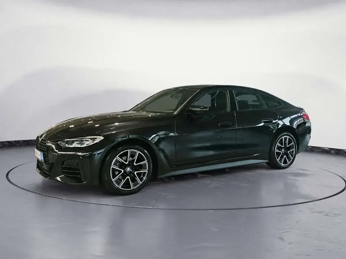 Gebraucht BMW 420 M Sport 190 PS (139 kW) 2023 Black sapphire metallic Coupé