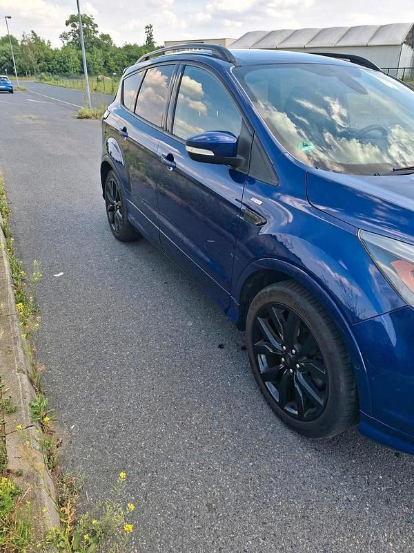 Gebraucht Ford Kuga ST 150 PS (110 kW) 2017 Blau SUV
