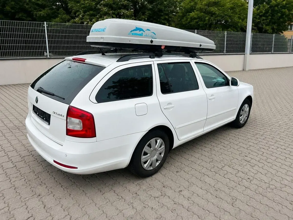 Używany Skoda Octavia 105 KM (77 kW) 2011 Biały Kombi
