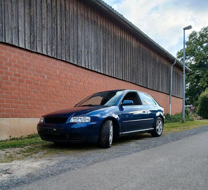 Blau Gebraucht 1998 Audi A3 Kleinwagen | 900 € (Fairer Preis) - Bild 1/4
