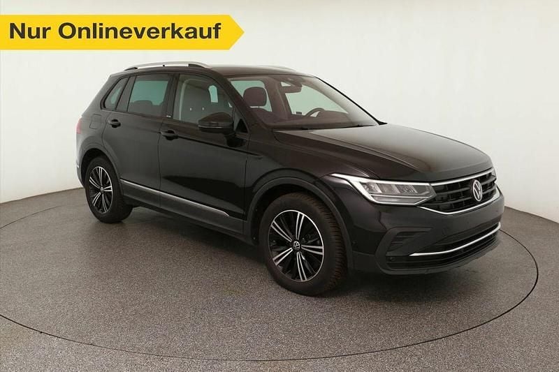 Schwarz Gebraucht 2023 VW Tiguan Active SUV | 31.460 € (Guter Preis) - Bild 1/3
