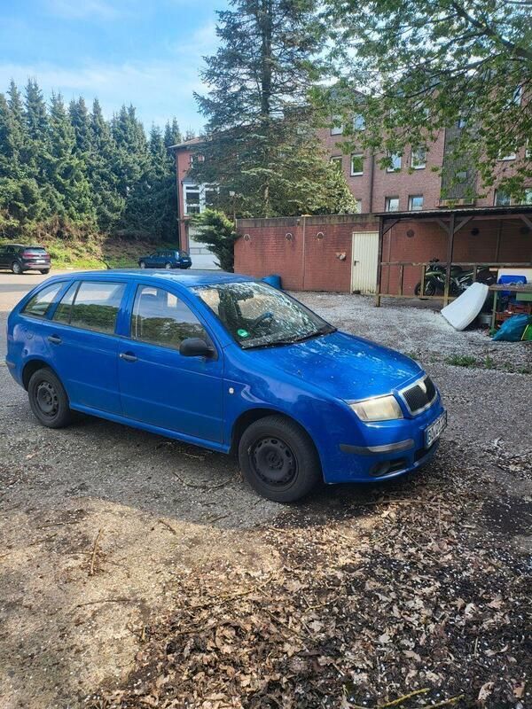 Blau Gebraucht 2000 Skoda Fabia Classic Kombi | 500 € (Etwas zu teuer) - Bild 1/4