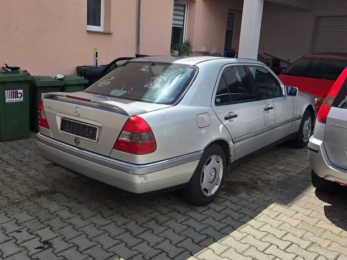 Gebraucht Mercedes C180 Elegance 122 PS (89 kW) 1997 Silber Kombi