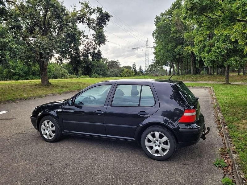 Schwarz Gebraucht 2003 VW Golf IV Ocean Limousine | 1.899 € (Fairer Preis) - Bild 1/4