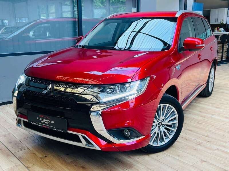 Rot Gebraucht 2020 Mitsubishi Outlander P-HEV Kombi | 18.790 € (Guter Preis) - Bild 1/4