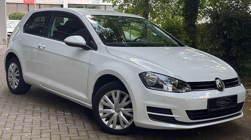 Gebraucht VW Golf VII Trendline 105 PS (77 kW) 2014 Weiß Limousine