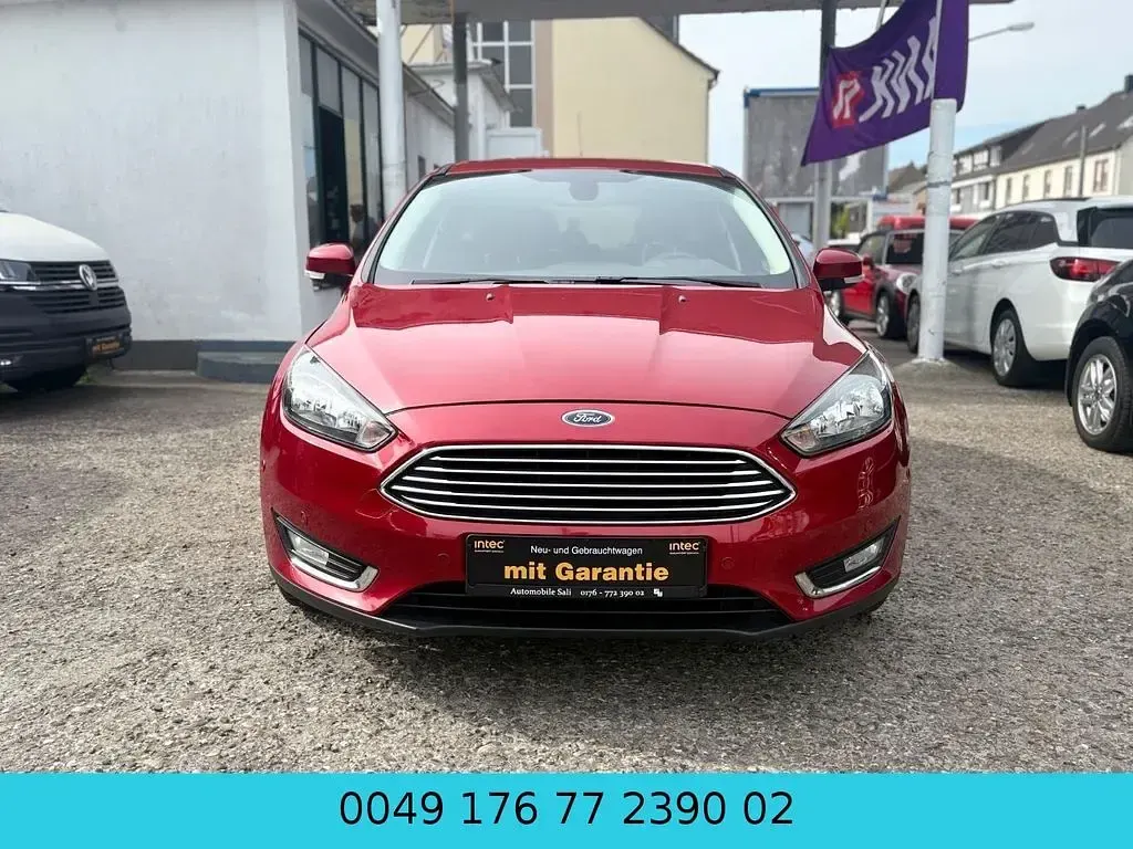 Gebraucht Ford Focus Titanium 182 PS (133 kW) 2015 Rot Limousine