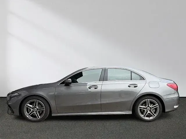 Second-hand Mercedes A200 AMG 163 CP (119 kW) 2026 Berlinǎ
