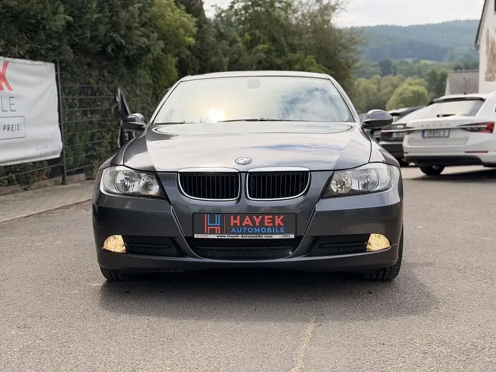 Gebraucht BMW 318 129 PS (94 kW) 2006 Grau Limousine