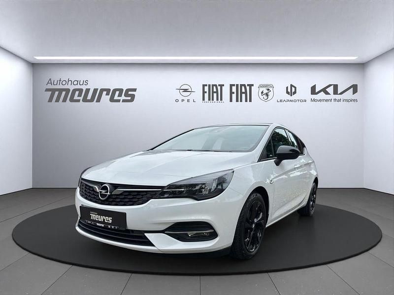 Weiß Gebraucht 2021 Opel Astra GS Line Limousine | 13.788 € (Fairer Preis) - Bild 1/4