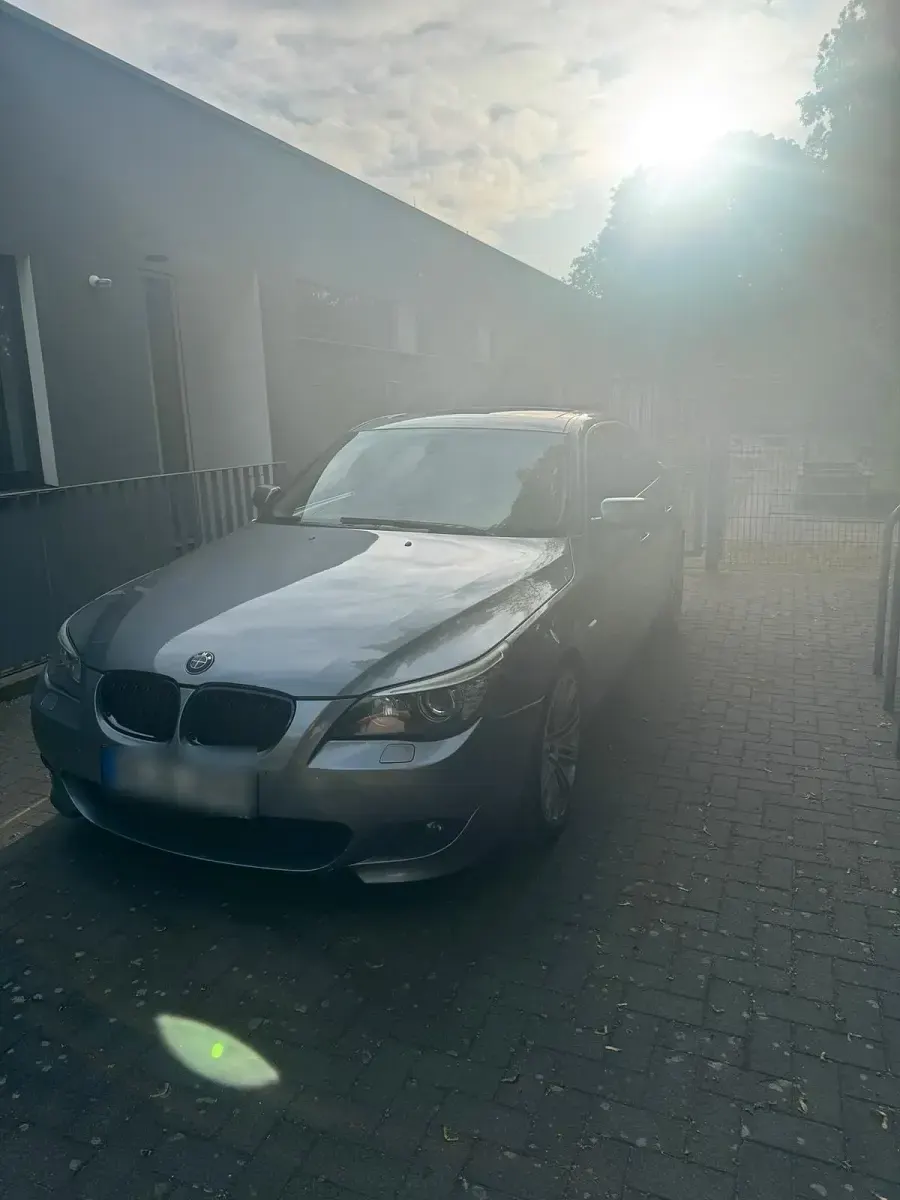 Gebraucht BMW 530 272 PS (200 kW) 2007 Grau Limousine