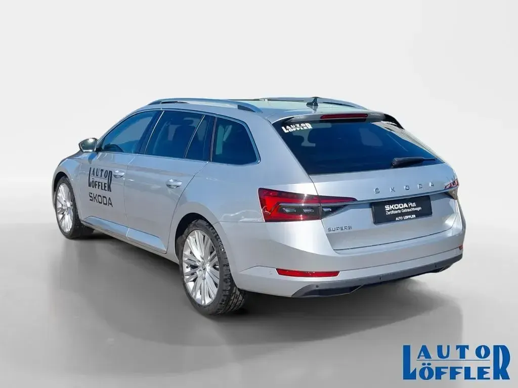 Gebraucht Skoda Superb Style 150 PS (110 kW) 2022 Brilliantsilber Kombi