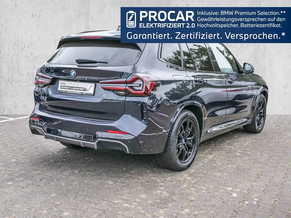 Gebraucht BMW iX3 Sport Line 210 kW (286 PS) 2023 Schwarz SUV