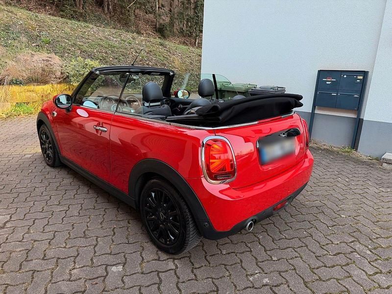 Gebraucht Mini Cooper 136 PS (100 kW) 2020 Rot Kleinwagen