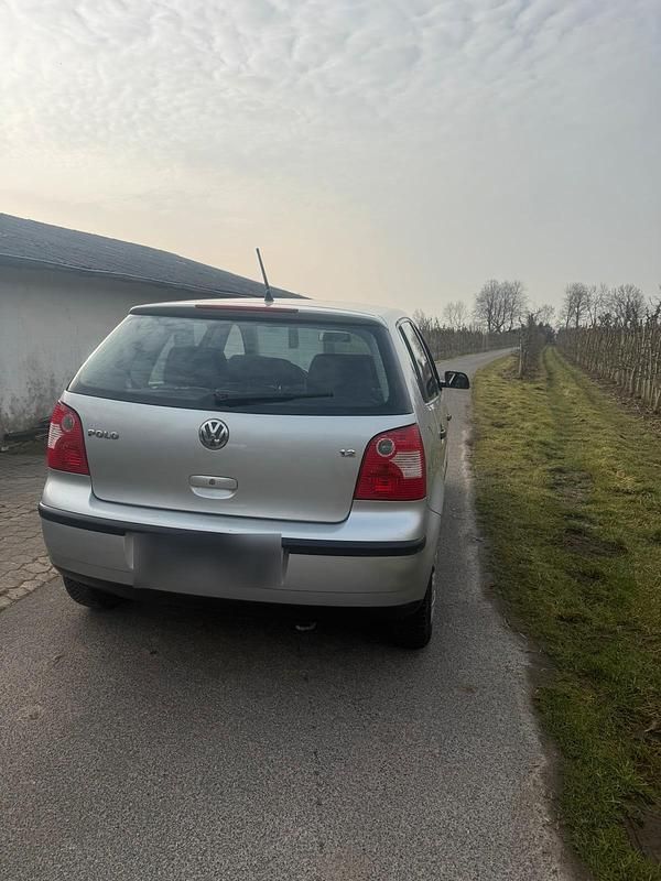 Gebraucht VW Polo 64 PS (47 kW) 2003 Silber Kleinwagen